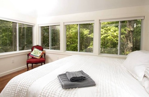 Skytop Cottage | Fernwood Cottage: Your Poconos Paradise at Skytop