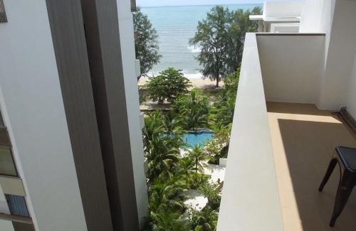 Batu Ferringhi Apartment | Ferringhi Luxury Suite @ By The Sea