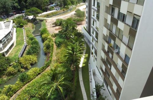 Batu Ferringhi Apartment | Ferringhi Luxury Suite @ By The Sea