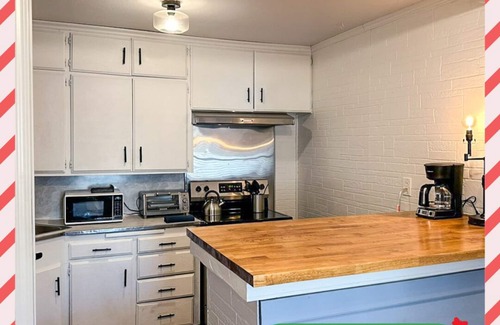 Midwest City Apartment | Festive Winter Getaway | Free Parking | Close to City Attractions I 30% Discount on Long Stays
