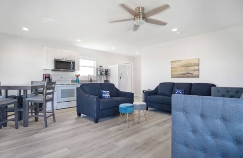 Gilchrist House | Fetching, cozy home. Sleeps 4! Pet & kid friendly!