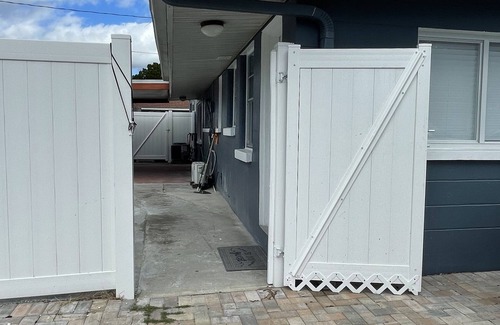 Tampa Apartment | Few blocks from Raymond James Stadium, few blocks from St Joseph Hospital .