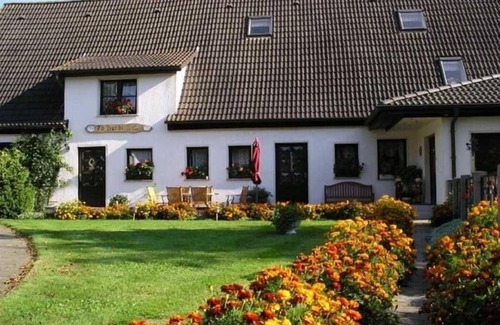 Parchtitz Apartment | Fewo 1 - holiday home To Hus WE143