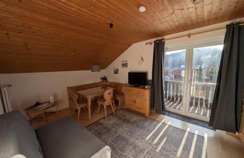 Missen-Wilhams Apartment | FeWo Alpenveilchen im Oberallgäu mit Pool, Sauna und tollem Ausblick vom großen Balkon