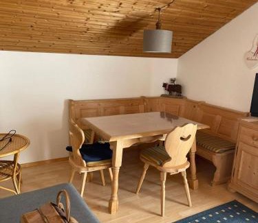 Missen-Wilhams Apartment | FeWo Alpenveilchen im Oberallgäu mit Pool, Sauna und tollem Ausblick vom großen Balkon
