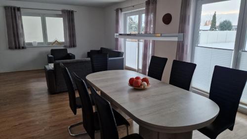 Burghausen-Rueckmarsdorf Apartment | FeWo "Am Auwald"