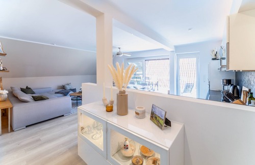 Emden Apartment | Fewo am Schwanenteich mit Dachterrasse
