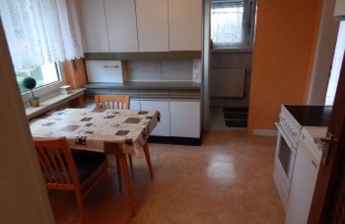 Hunger Apartment | Fewo Daum - exhibition-/assembly-/holiday apartment - quiet and yet central - near A1