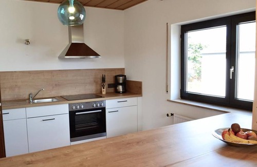 Neustadt-Diedesfeld Apartment | Fewo hunter - apartment, shower and bath, toilet, 3 bedrooms