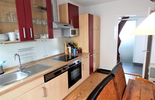 Neustadt-Gimmeldingen Apartment | Fewo Goldberg, Dusche, WC, Balkon - Haus Mandelblüte
