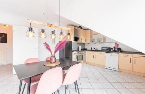 Brauck Apartment | FeWo Gladbeck - Moderne und geräumige 2 Zimmerwohnung mit Süd-Balkon in Gladbeck-Brauck nähe Movie Park und Arena AufSchalke