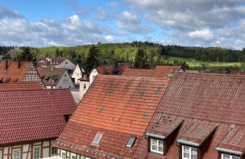 Muensingen Apartment | Fewo Grete 100qm, 3 Schlafräume, 2 Bäder, Dachterrasse, Max. 6 Personen