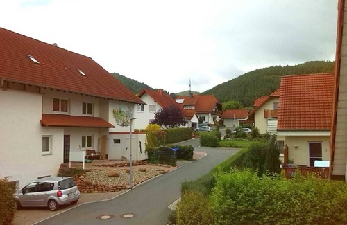 Edertal Apartment | Fewo Heidi - Ferienwohnungen Hochgrebe Inh. Heike Schwandt