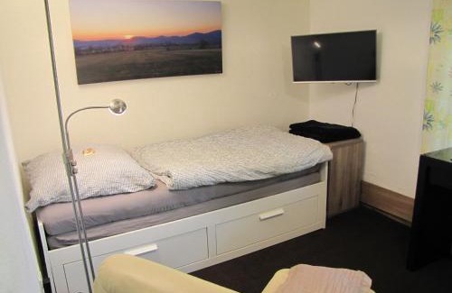 Bad Wilhelmshoehe Apartment | Fewo Hugo37 am Bergpark