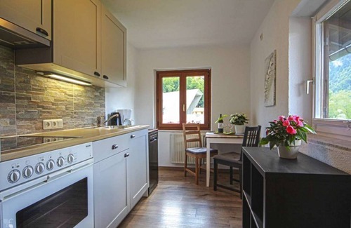 Konigssee Apartment | Fewo Jenner, 2-4 Personen, Balkon, zwei separate Schlafzimmer, Balkon