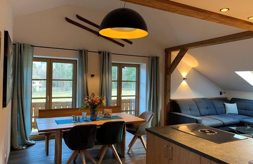 Ruhpolding Apartment | Fewo Rauschberg Balkon,3schlafz.,1wohnzi.,2badez., Kochni., Max. 6P