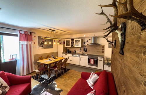 Weißach Apartment | FEWO s' Zirbenchalet