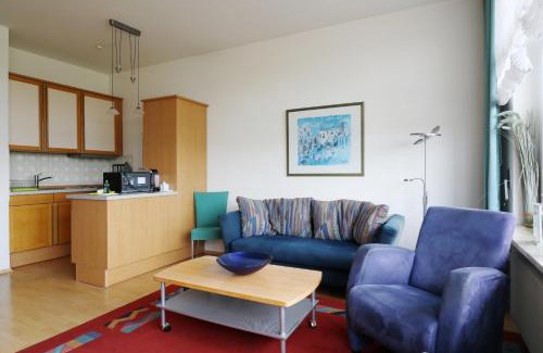 Kappel Apartment | Fewo "Sonnenwinkel" C37 mit Südbalkon im Haus Feldbergblick, Lenzkirch, Innenpool, Sauna