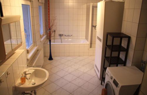 Meerane Apartment | FEWO Steile WH 2 Wand 106 Meerane