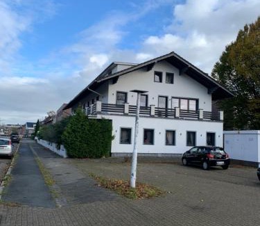 Heppens Apartment | FeWo Zeitwohnen Luxus 5 Schlafzimmer