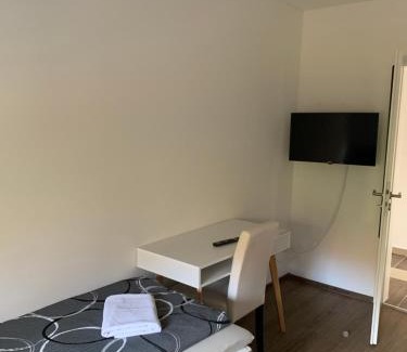 Heppens Apartment | FeWo Zeitwohnen Luxus 5 Schlafzimmer