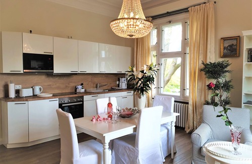 Flensburg Apartment | fewo1846 - Suite Royal - elegant old building apartment with balcony