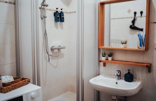 Plauen Apartment | Fewostaeps- Moderne Unterkunft, zentrumsnah
