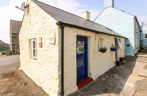 Trefin House | Ffynnon Tom