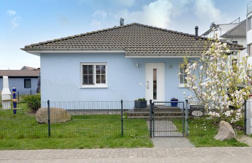 Peenemuende House | FH Das blaue Haus am Peenestrom