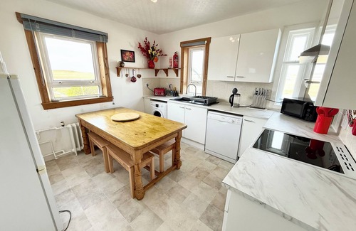 Knockaird Cottage | Fianais @ The Decca, minutes from Eoropie Beach