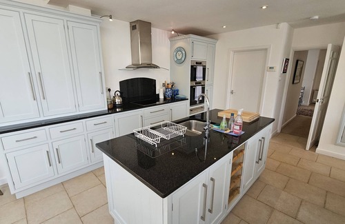 St. Mawes Cottage | Fiddlers Green - a holiday home that sleeps 12 guests in 5 bedrooms