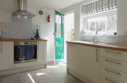 Beaminster Cottage | FIDDLESTICKS COTTAGE, pet friendly in Beaminster