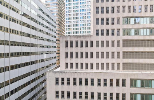 Financial District Apartment | FiDi studio w gym doorman wd nr Wall St NYC-981