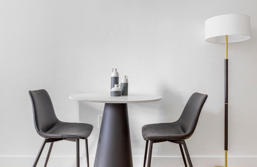 Financial District Apartment | FiDi studio w gym doorman wd nr Wall St NYC-981