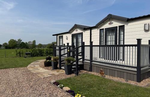 Skipwith Cabin | Field House Farm - Owl Lodge or Honey Pod - countryside stay near York