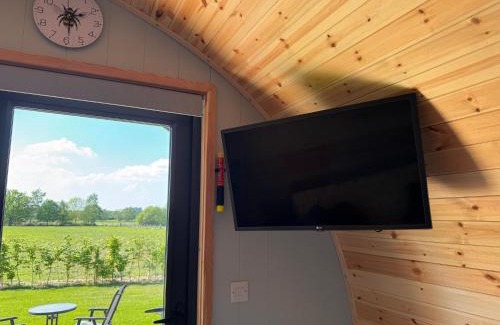 Skipwith Cabin | Field House Farm - Owl Lodge or Honey Pod - countryside stay near York