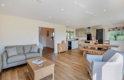 Frampton House | Field View