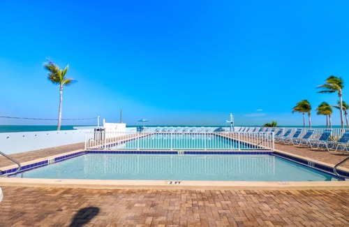 Long Key Resort | Fiesta Key RV Resort Standard ADA Room 5