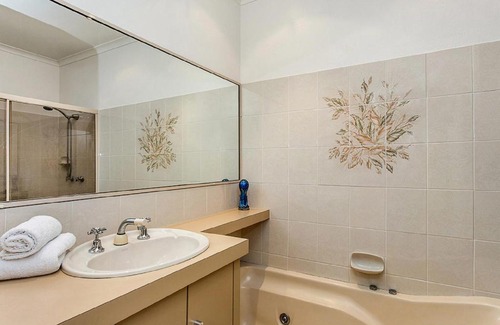 Byron Bay House | Fiesta Palms 6 - Central Byron Bay
