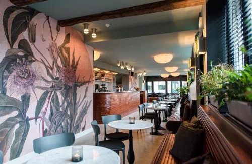 Holwerd Hotel | Fietshotel Zee van Tijd Holwerd