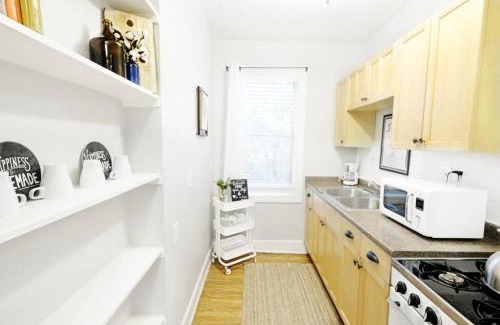 Lower Greenville Apartment | FIFA Ready The Explorer's Hearth Lower-Greenville Ave Area