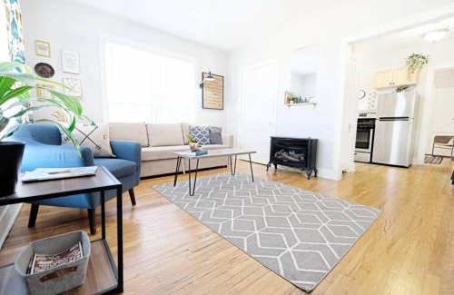 Lower Greenville Apartment | FIFA Ready The Explorer's Hearth Lower-Greenville Ave Area