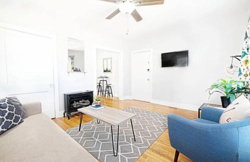Lower Greenville Apartment | FIFA Ready The Explorer's Hearth Lower-Greenville Ave Area