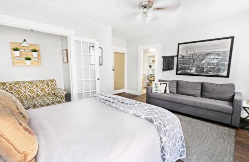 Lower Greenville Apartment | FIFA Ready Urban Convenience Studio Flat
