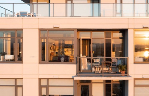 Downtown Victoria Condo | FIFTEEN09 at ERA-DT 2 bedroom condo w/Parking & Ocean View