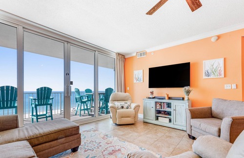 Gulf Shores Condo | Fifth floor oceanfront condo with pool, ocean view, high-speed WiFi, & W/D