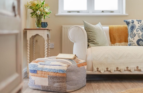 Shute House | Fig & Coach House that sleeps 6 guests in 3 bedrooms