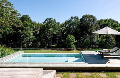 McLeods Shoot House | Figtree House (With Car Parking)
