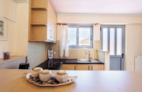 Filiatra Apartment | Filiatra Cozy Cental Retreats with Balconies