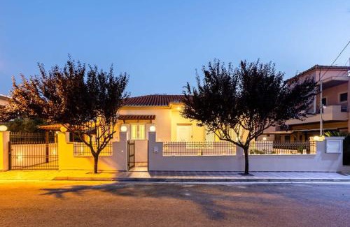 Filiatra House | Filiatra Downtown Cozy Retreat - Homely Vibes